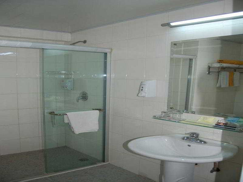 Lakeside Holiday Inn Şanghay Dış mekan fotoğraf