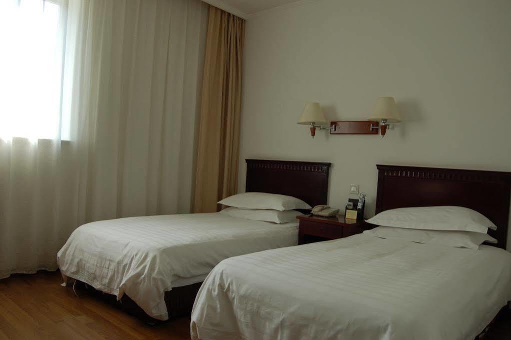 Lakeside Holiday Inn Şanghay Dış mekan fotoğraf